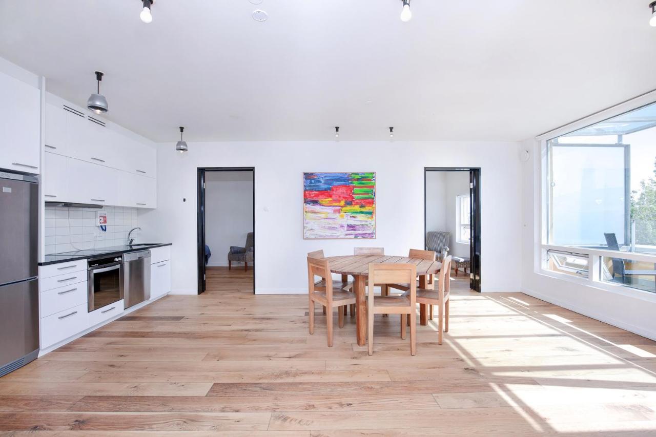 Penthouse Apartment On The Main Shopping Street Reykjavik Exterior photo